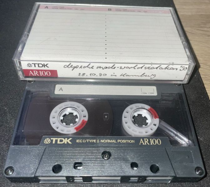 File:Tape-1990-10-28.jpg